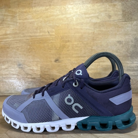 On CloudFlow REFLECTIVE Womens Size 6.5 Running Shoes Sneakers Violet Green - Picture 4 of 11